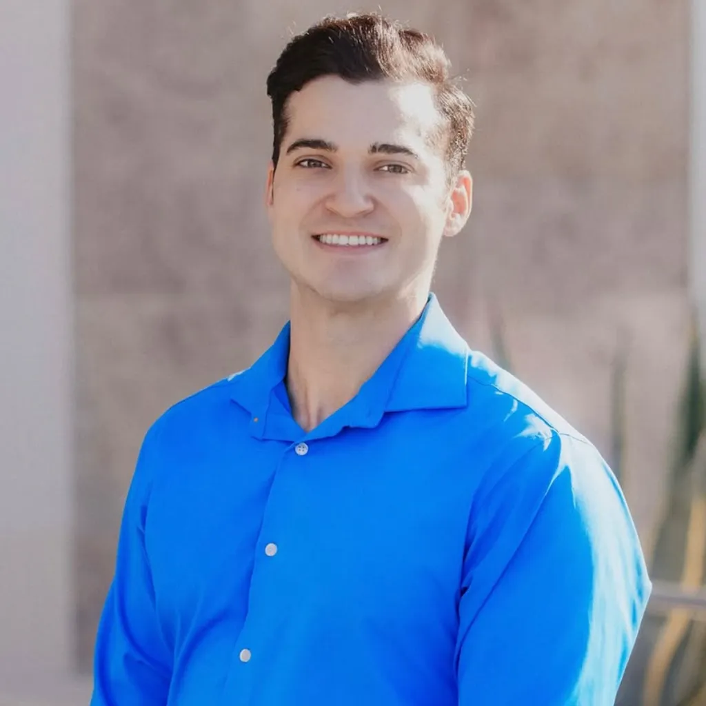 Dr. Alex Naquin, DC
